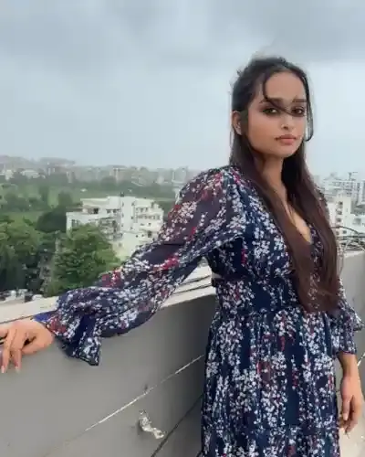 Tizit Escorts